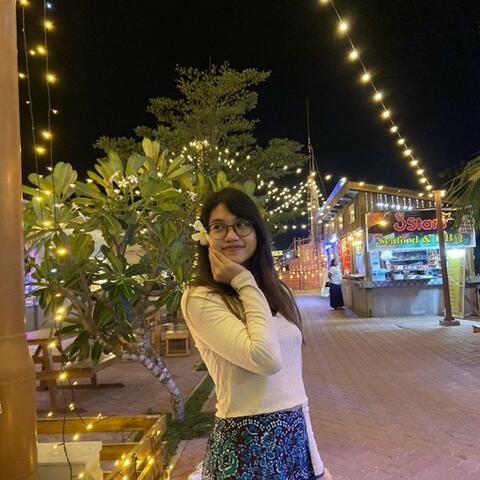 racheal ei thinza thein maung.jpg